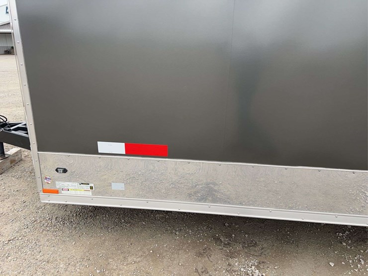 2016-stealth-viper-24'-enclosed-trailer-image-40