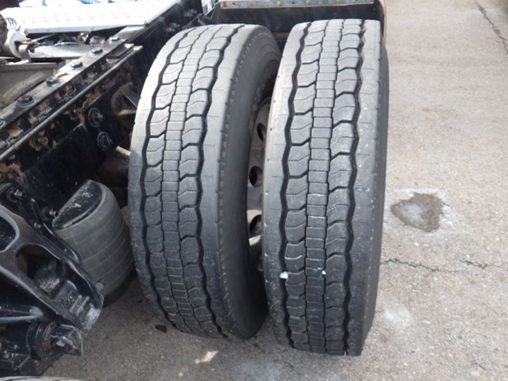 2022-kenworth-t680-image-9