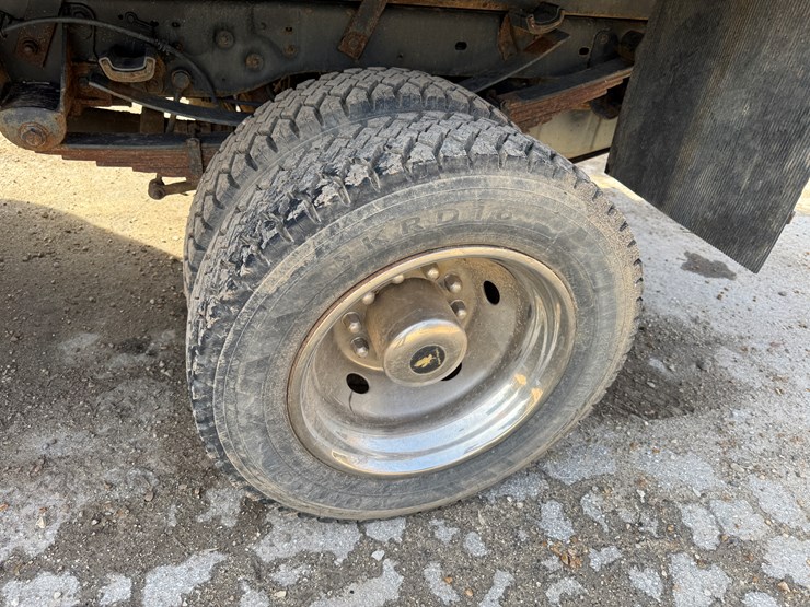 2012-ford-f550-xlt-image-12