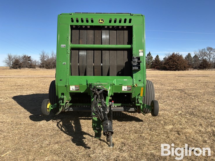 2023-john-deere-560m-image-2