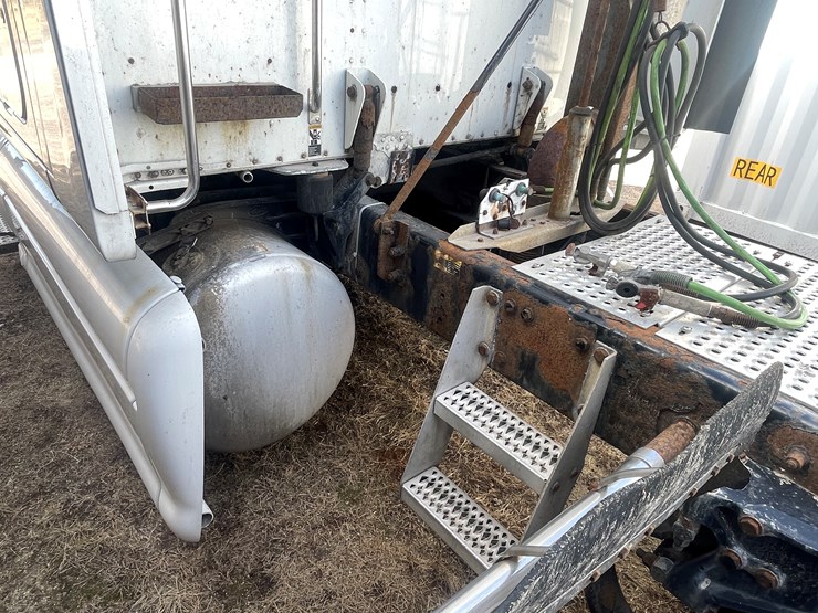 2006-peterbilt-387-image-11