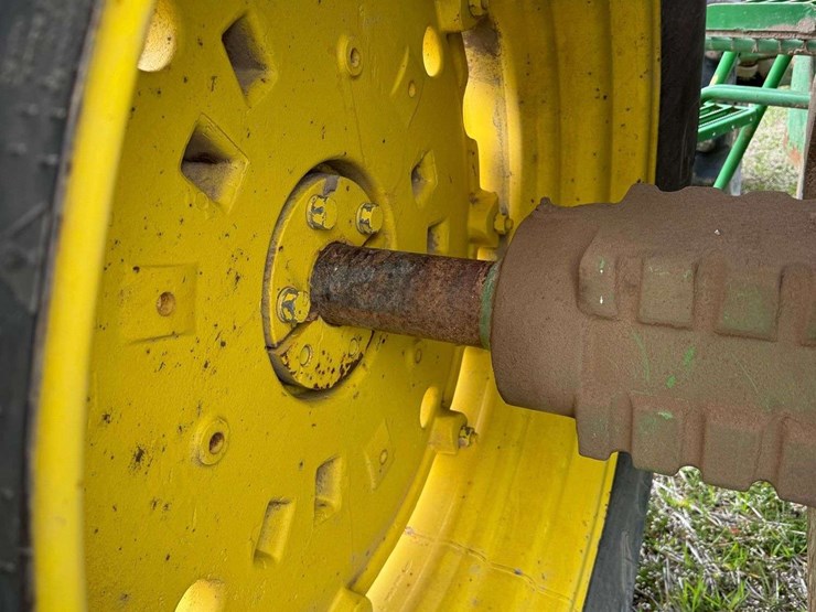 john-deere-2950-image-33