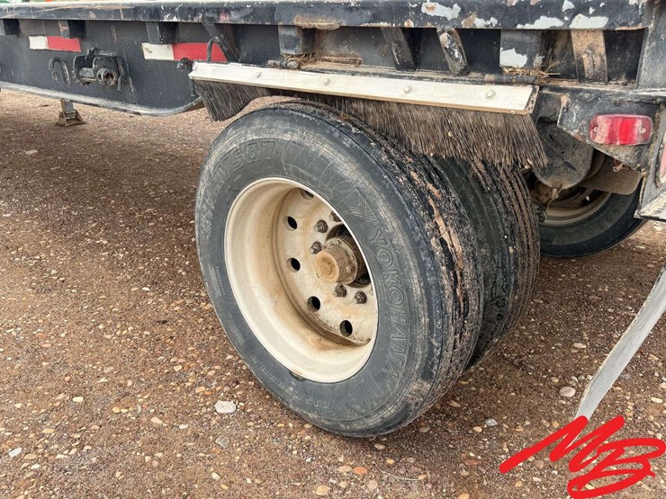32'-flatbed-trailer-image-6