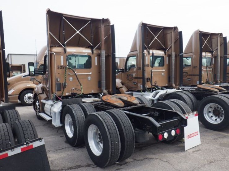 2022-kenworth-t680-image-15