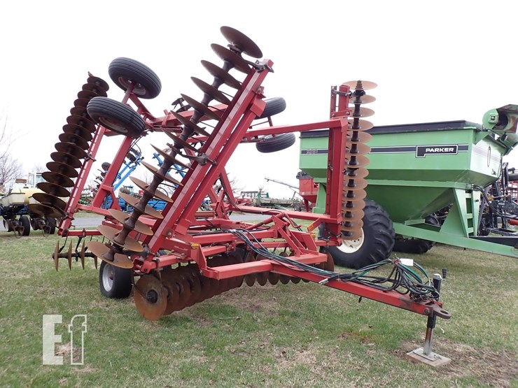 case-ih-3900-image-2