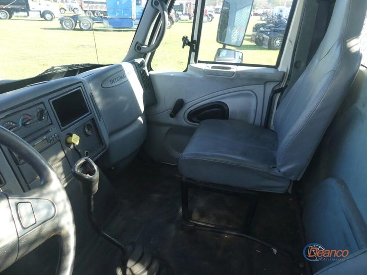2007-international-durastar-4300-image-12