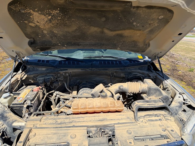 2017-ford-f150-image-35