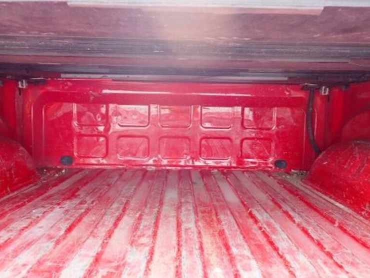 2018-ram-1500-laramie-image-32