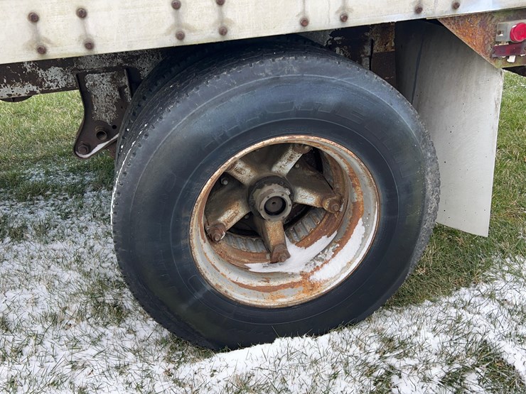 28'-single-axle-pup-trailer-for-storage-image-9