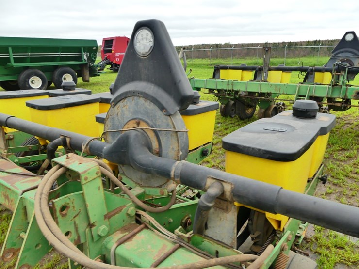 john-deere-1700-image-4