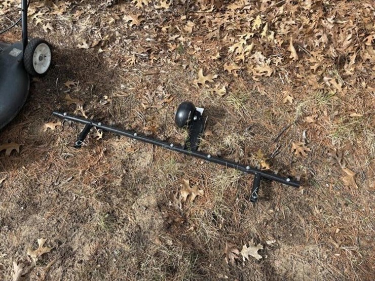 42"-lawn-thatching-attachment-image-2