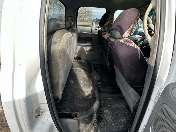 2010-dodge-ram-4500-image-30