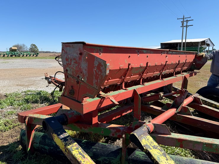 #42473-•-levee-squeeze-w/seeder-109-image-22