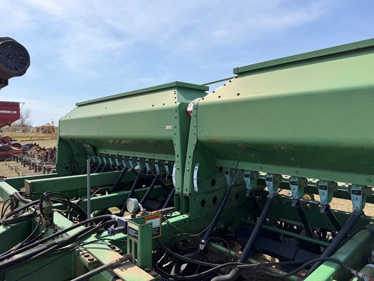 john-deere-1560-image-24