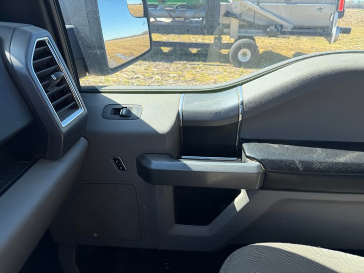 2017-ford-f150-image-55