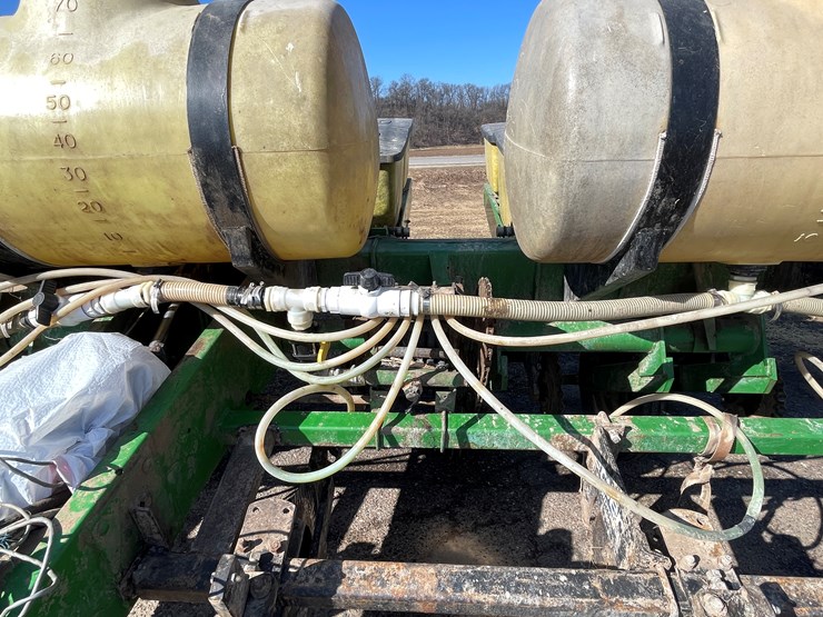 john-deere-7000-image-17