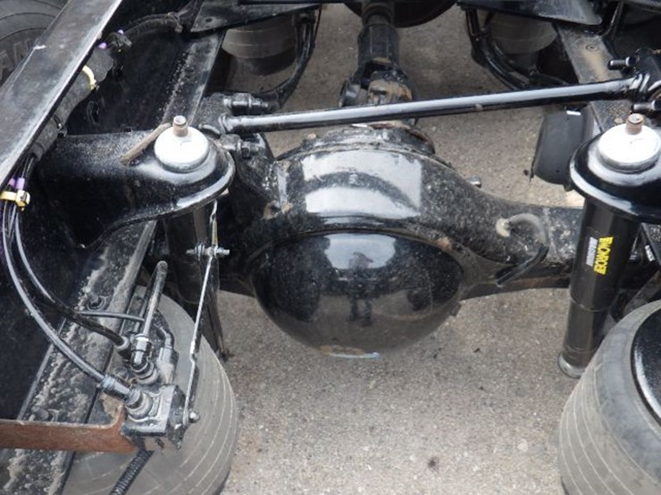 2022-kenworth-t680-image-12