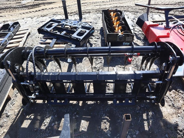 future-skid-steer-grapple-image-4