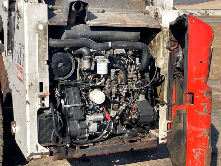 2008-bobcat-s330-image-12