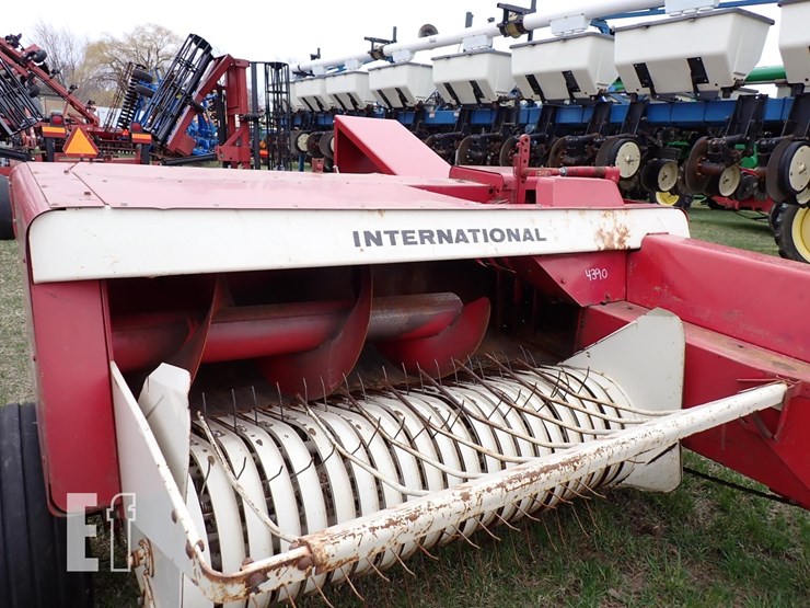 case-ih-4390-image-2