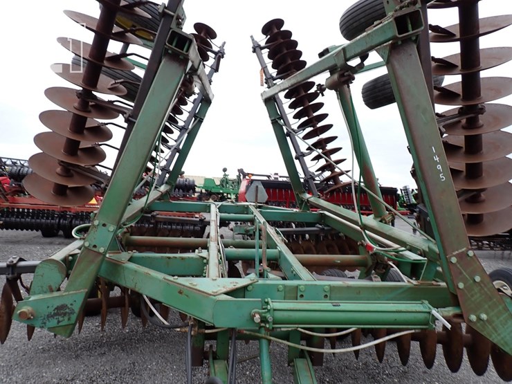 john-deere-235-image-4