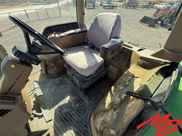 1995-john-deere-8200-image-17