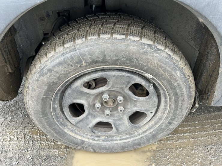 2016-ford-explorer-image-32