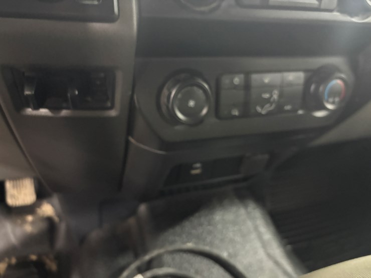 2022-ford-f550-sd-image-45