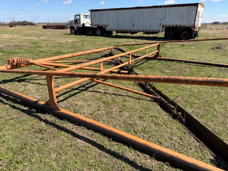 fair-oaks-16x50-image-54