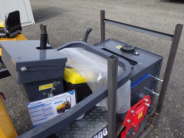 2026-sdlool-1000-vibratory-smooth-drum-roller-image-11