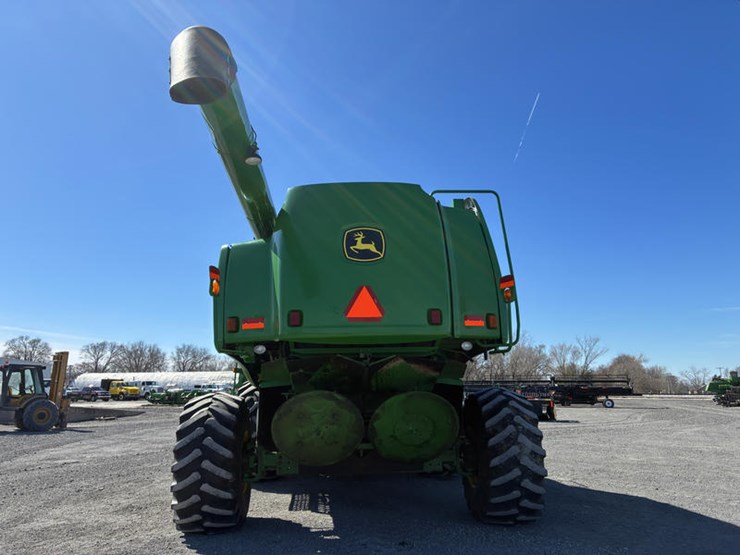 2005-john-deere-9660-sts-image-43