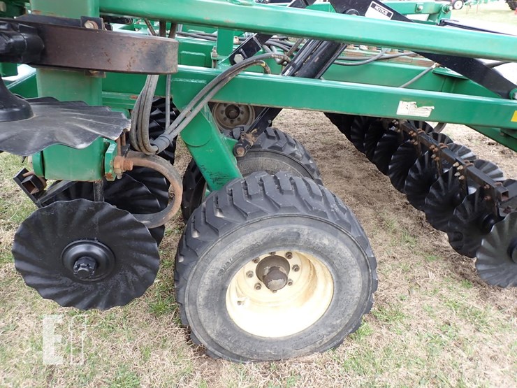 great-plains-4000tt-image-13