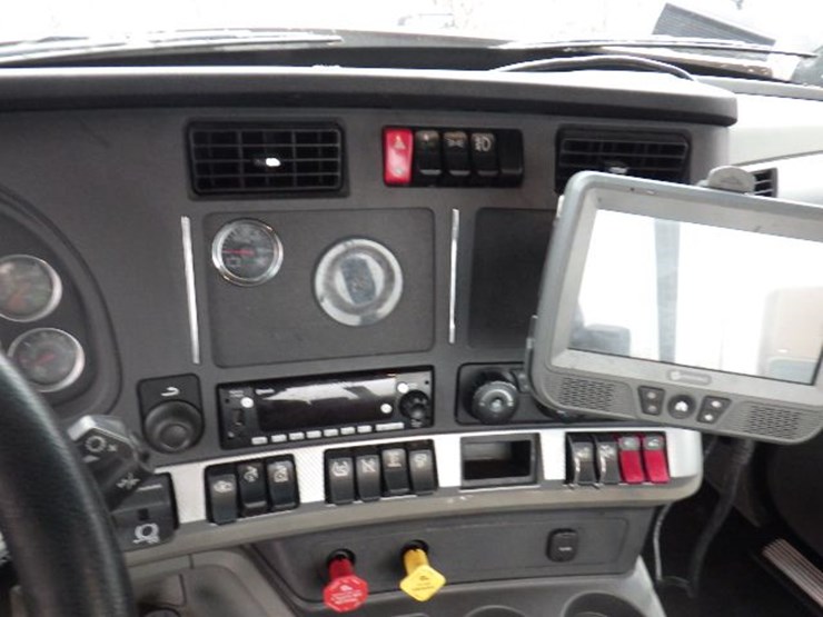 2022-kenworth-t680-image-19