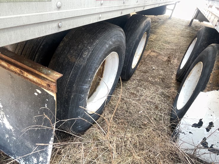 1999-utility-53'-image-44