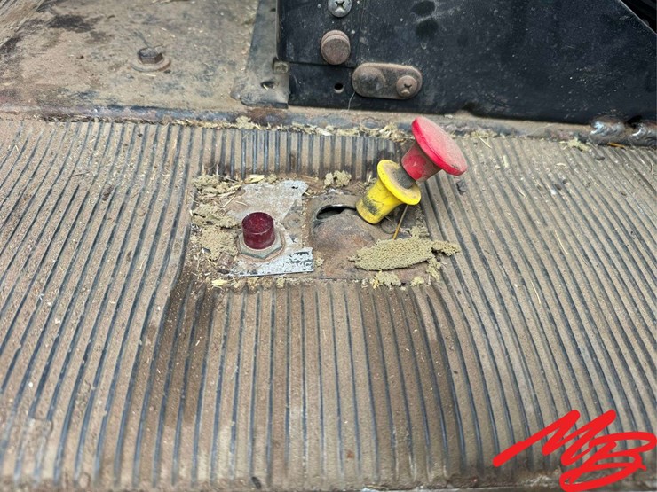 1990-freightliner-fld120-image-28