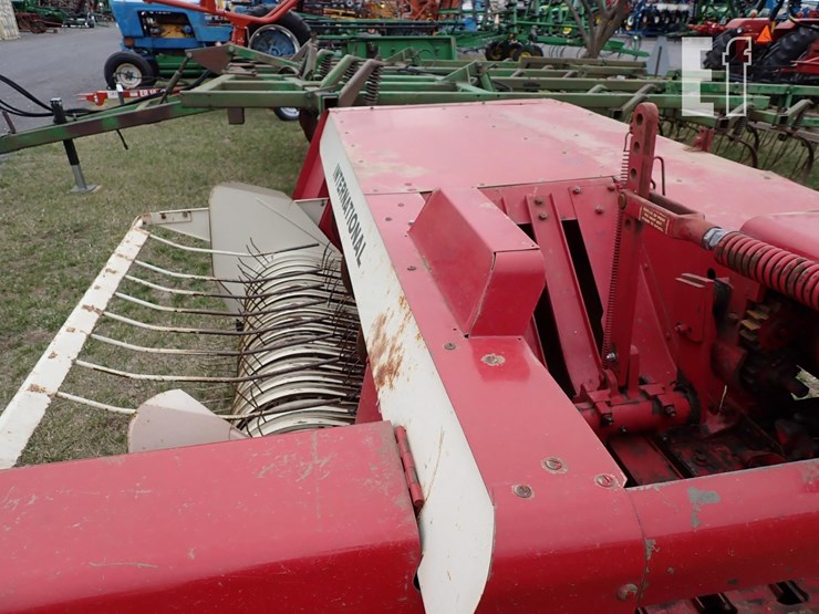 case-ih-4390-image-10