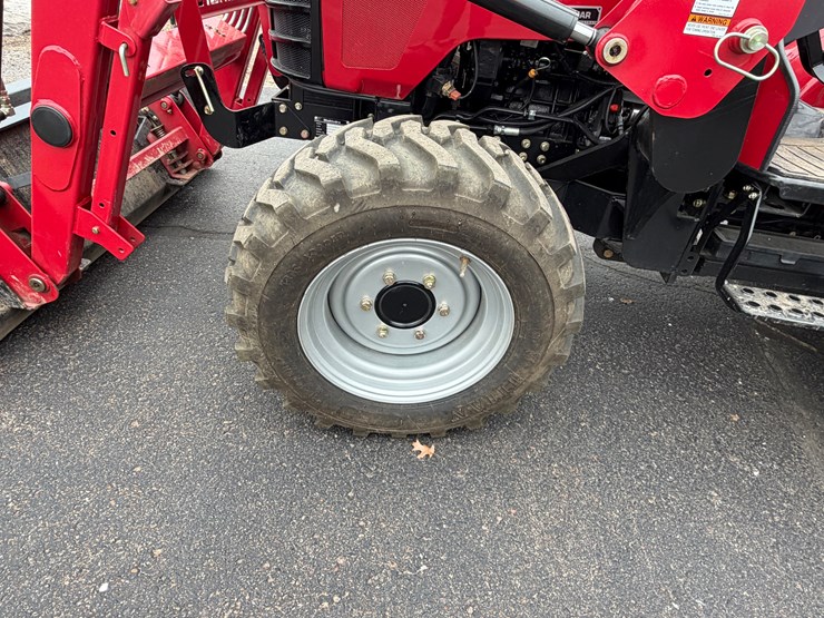 #1022-•-mahindra-2638-tractor-with-loader-(eau-claire,-wi)-image-39