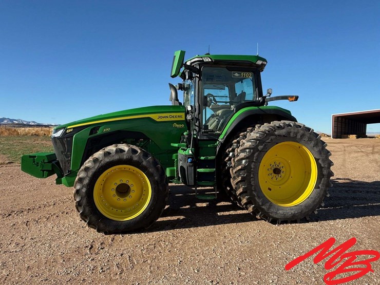 2021-john-deere-8r-370-image-1