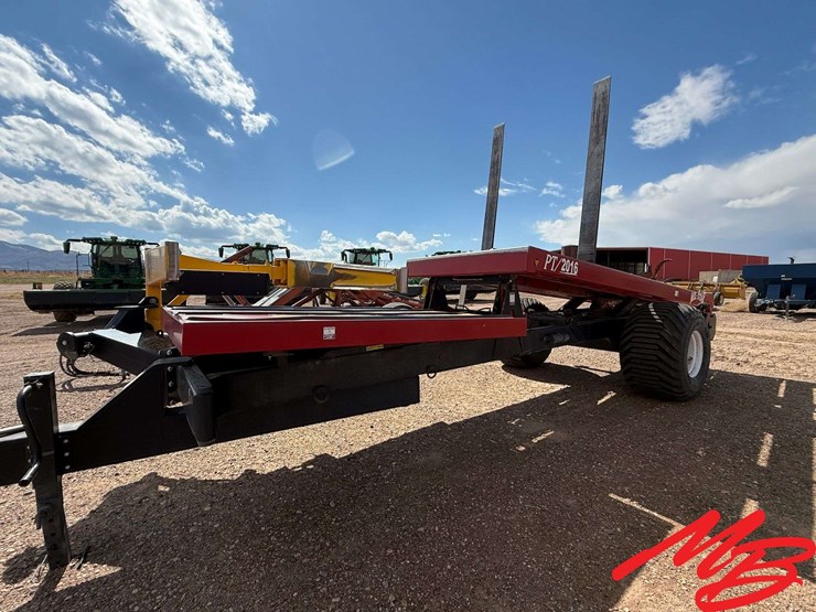 mil-stak-pt/2016-large-bale-stacker-image-6