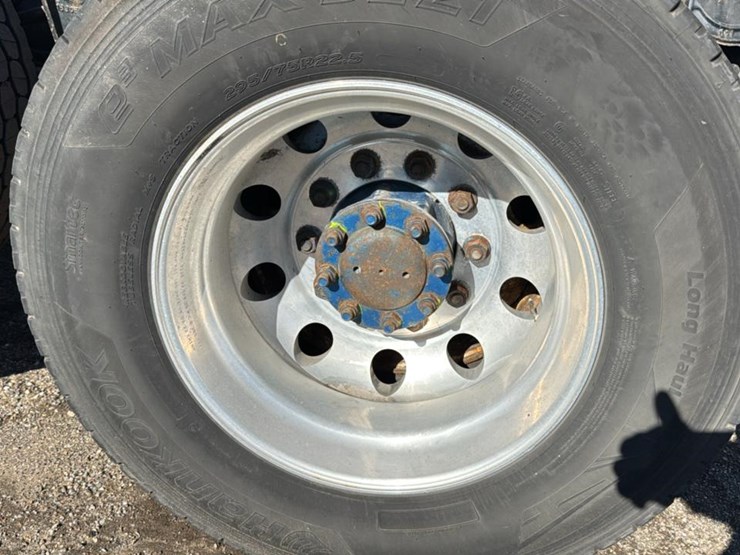 2000-international-9900-image-25