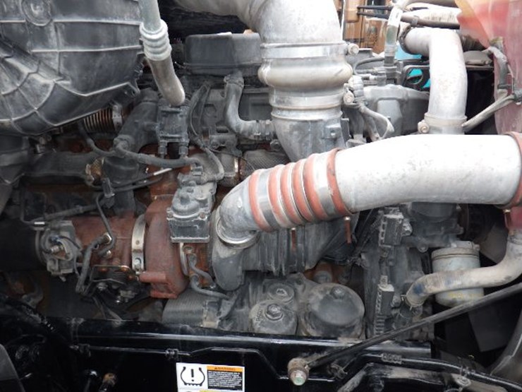 2022-kenworth-t680-image-26