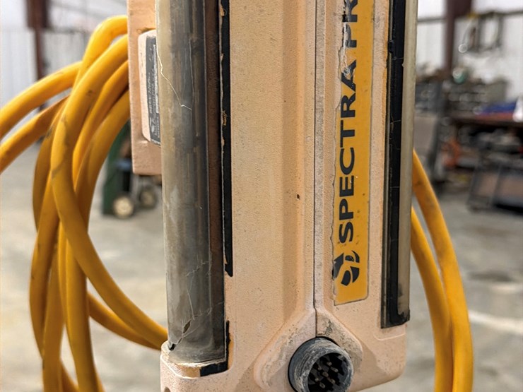 #37050-•-**-spectra-precision-laser-plane-w/control-system-image-5