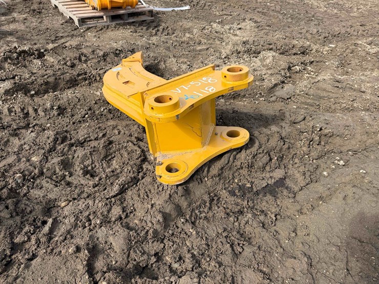 caterpillar-320-image-3