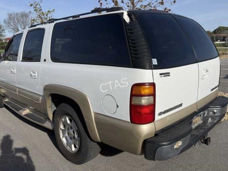 2001-chevrolet-suburban-image-9