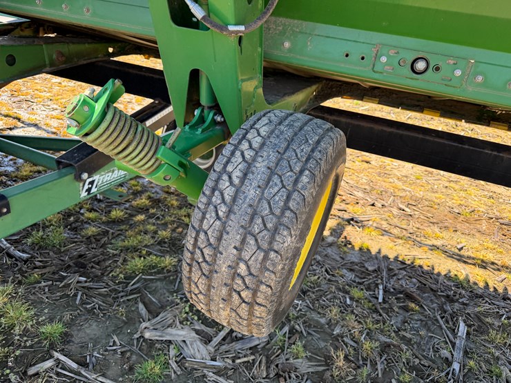 2013-john-deere-630d-image-7