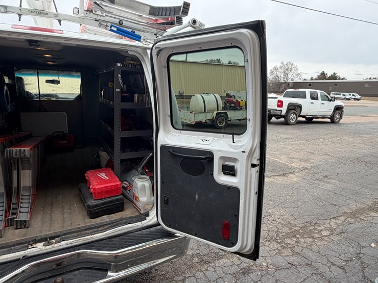 #1020-•-2014-ford-econoline-service-van-(eau-claire,-wi)-(has-wi-title)-image-25