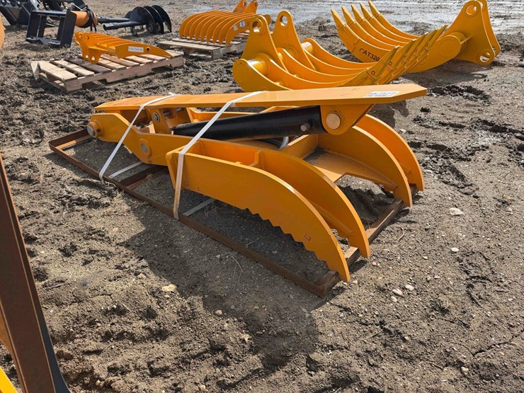 caterpillar-320-image-7