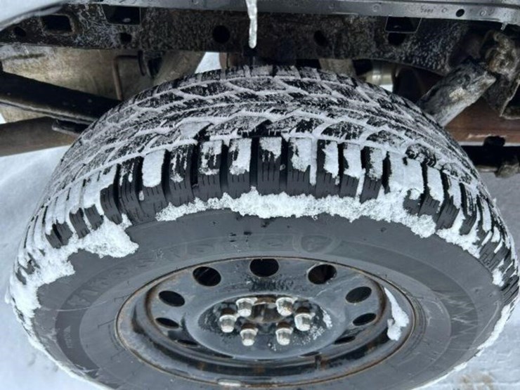 2017-ford-f150-xlt-image-48