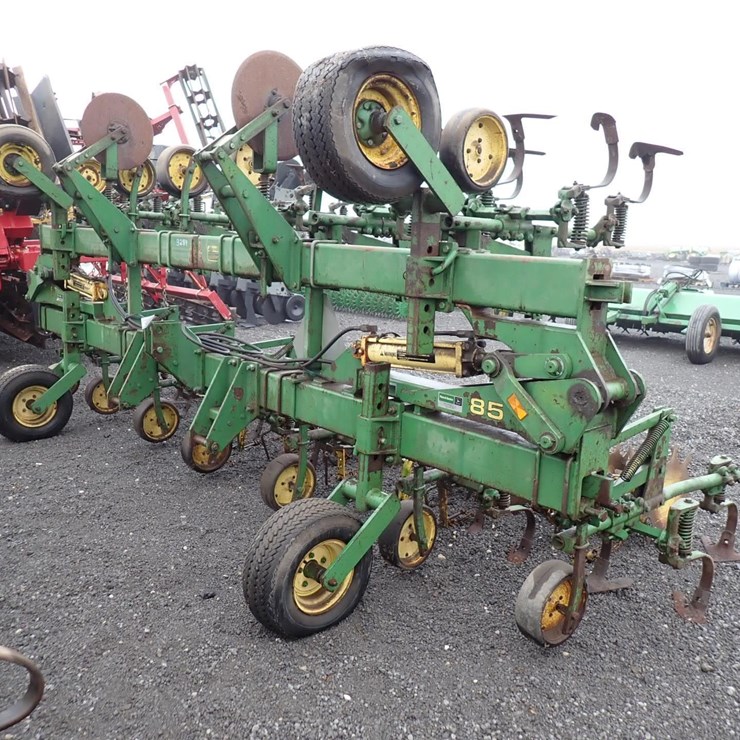 JOHN DEERE 85