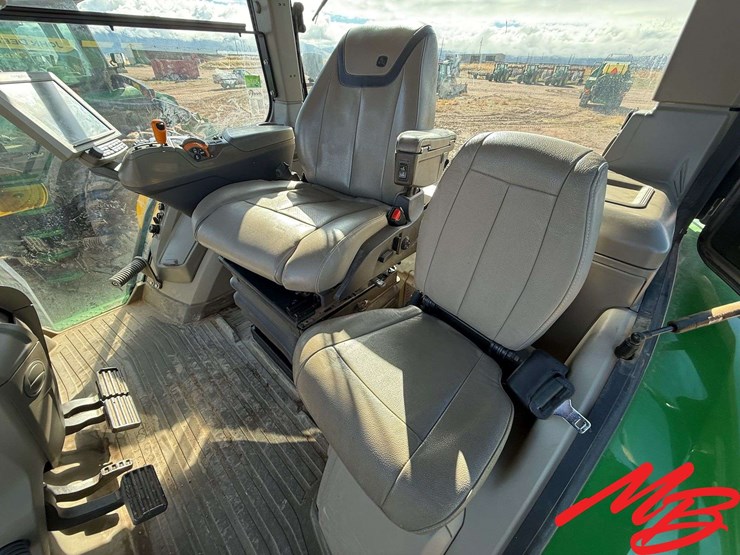 2020-john-deere-8r-410-image-21